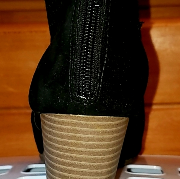Heels - Picture 6 of 8